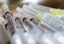 Привитых от COVID-19 украинцев будут вносить в единую базу и выдавать »паспорта» вакцинации