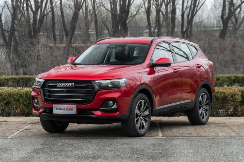 Предыдущий Haval H6 пережил полноценный рестайлинг и подтянулся к «третьему» кроссу