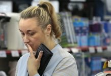 Россияне рассказали, на что откладывают деньги