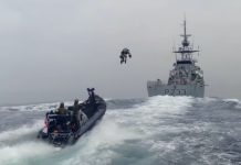 Британская морская пехота испытала реактивные ранцы на море