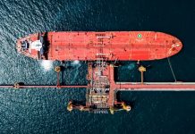 Глава Минэнерго посоветовал не думать об отказе от экспорта нефти