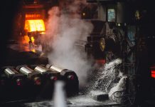 Власти введут временные пошлины на экспорт металла из России