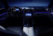 Mercedes-AMG показала интерьер SL: второй ряд сидений и меняющий угол наклона экран мультимедиа