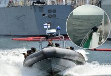 Парашютиста отнесло в открытое море во время учений Sea Breeze: видео спасения