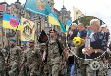 Слезы и слова благодарности: украинцы поддержали семьи погибших военных во время Марша защитников. Видео