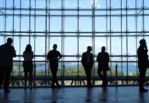 «Надо спросить у супруги»: готовы ли участники ВЭФа ехать в новые города