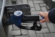 Губернатор Камчатки заявил о шокирующем росте цен на бензин в регионе