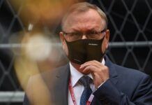 Костин отказался считать омикрон-штамм «черным лебедем» для экономики