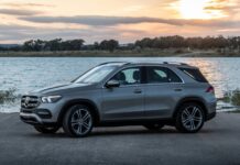 Спрос на автомобили подороже: пандемия не мешает премиальным брендам наращивать продажи в РФ