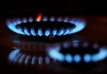 Цена на газ в Европе на открытии превысила $1000