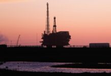 Цена на нефть Brent превысила $87 за баррель впервые за семь лет