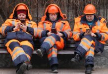 Институт ВЭБа оценил влияние санкций на доходы россиян