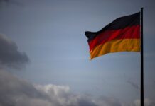 Bloomberg узнал о планах ФРГ нарастить займы до €140 млрд из-за санкций