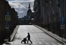 Минтруд спрогнозировал увеличение маткапитала на первенца до ₽680 тыс.