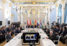 Россия предложила план расширения расчетов в тенге, драмах и сомах