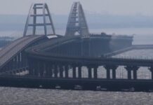 Взрыв моста и туризм: в Крыму находятся более 50 тысяч российских туристов