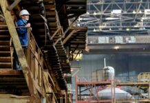 Эксперт ВШЭ предупредил о риске ухода в «экономику вчерашнего дня»