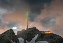 Впервые молнии перенаправлены с помощью лазера