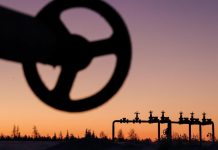 Путин подписал закон о новом порядке расчета цены нефти для налогов