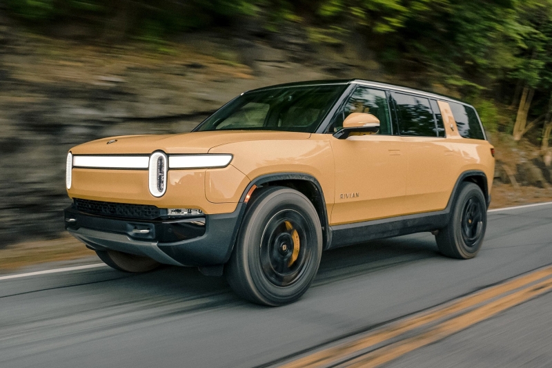 Электрический внедорожник Rivian R1S: грядёт дальнобойная двухмоторная топ-версия