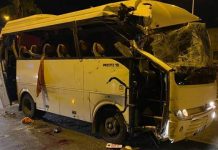 Автобус с российскими туристами в Турции попал в аварию, погибла россиянка