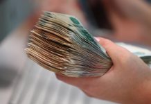 В АКРА предсказали замедление роста экономики России более чем вдвое