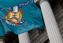 Россия в октябре более чем в два раза снизила вложения в госдолг США