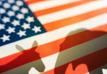 Экономика США получила стимул после падения цен на «закулисное