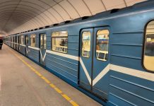 Путин поручил продлить петербургское метро до Пулково