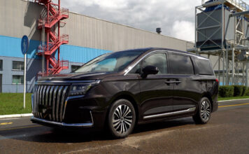 На заводе в Татарстане стартовало серийное производство минивэна Sollers SP7