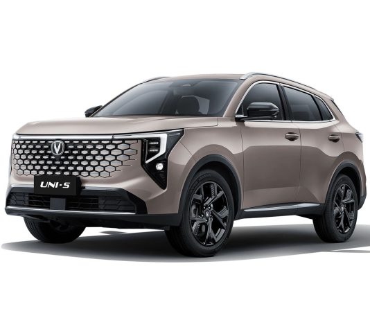 На российский рынок готовится выйти Changan Uni-S нового поколения